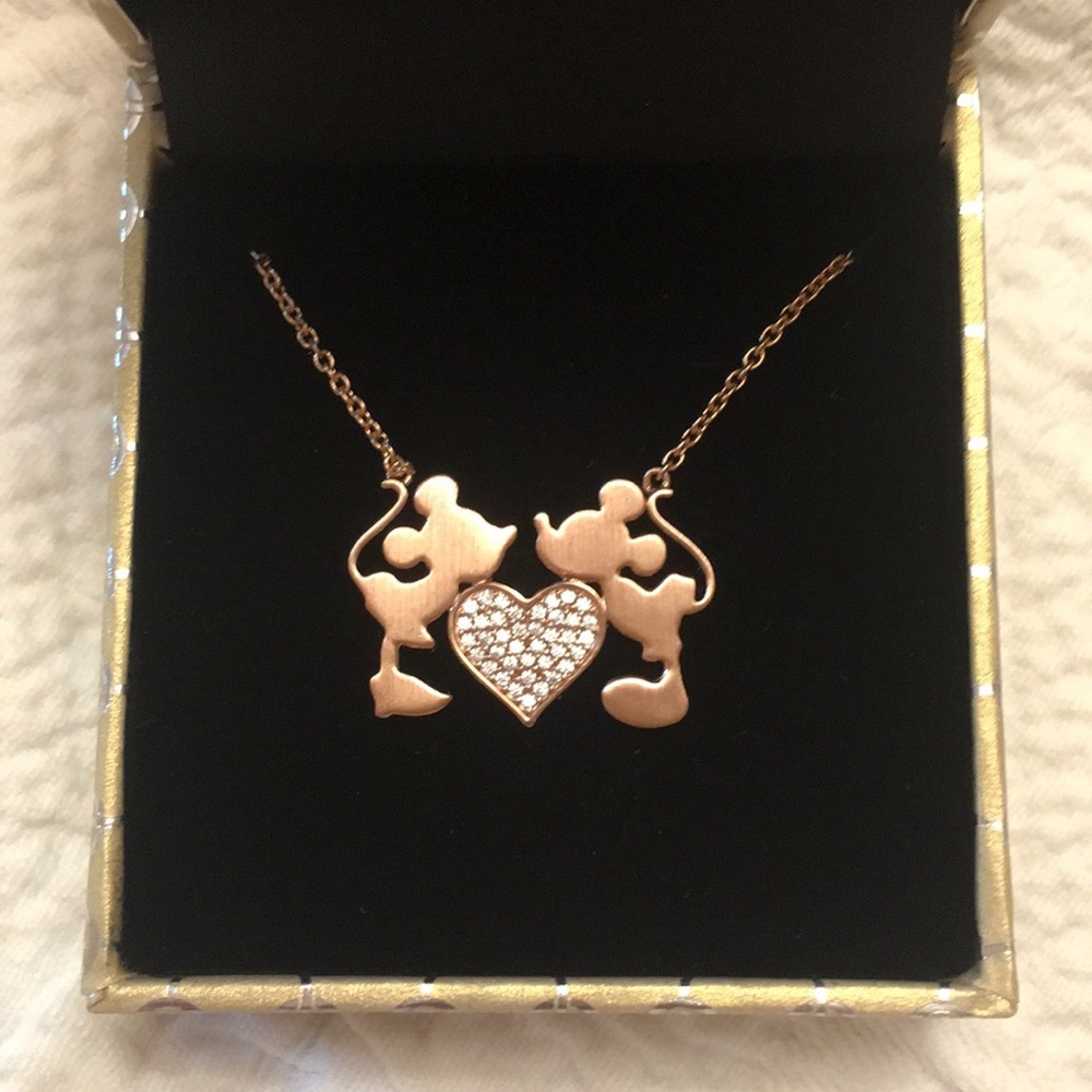 Disney necklace💋